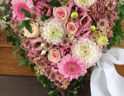 Begravningsbyrå Halmstad - J F Svenssons Begravningsbyrå Halmstad - Begravningar - Beställ blommor Begravningsbyrå Halmstad - J F Svenssons Begravningsbyrå Halmstad - Begravningar - Beställ blommor